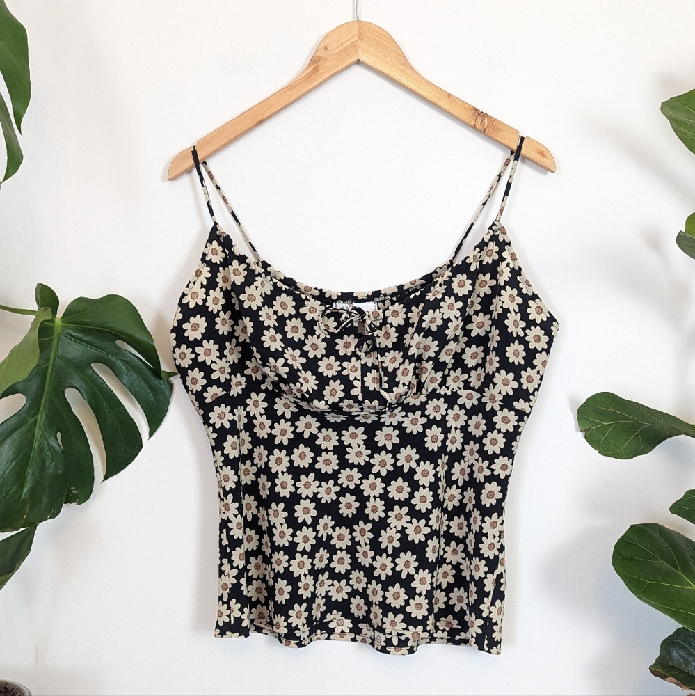 MINE | Vintage | Y2k | 90s | Baby Doll Daisy Print Tie Top